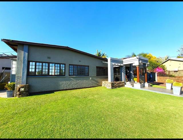 3 BEDROOM HOUSE FOR SALE IN SINOVILLE